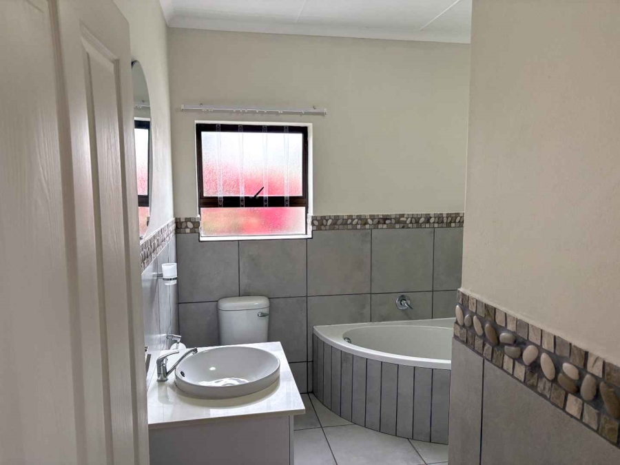 3 Bedroom Property for Sale in Stilbaai Wes Western Cape